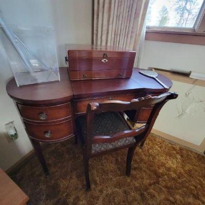 Flip top dressing table with chair 