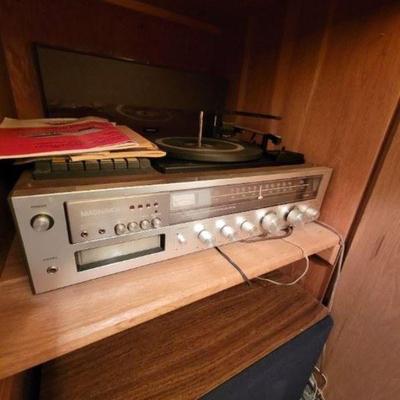 Magnavox AM/FM/ 8 TRACK/Cassette 
