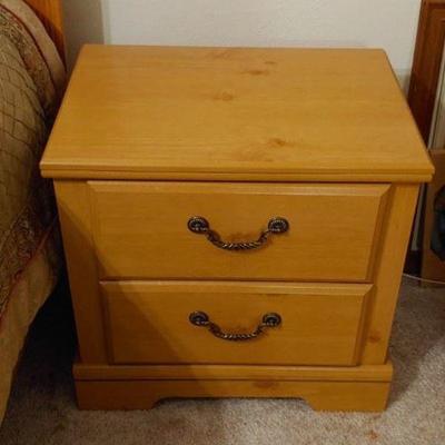 Queen Bedroom Suite with Chest of Drawers, Dresser and Mirror, Head and Footboard, Side Table 