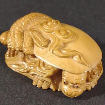 Antique Signed Japanese Netsuke Carving