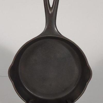 Vintage Wagner Ware 2A Cast Iron Skillet