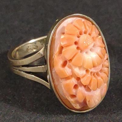 14K Gold Carved Coral Ring