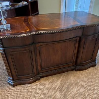 Incredible mahagony desk