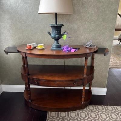 Extendable Hall Table