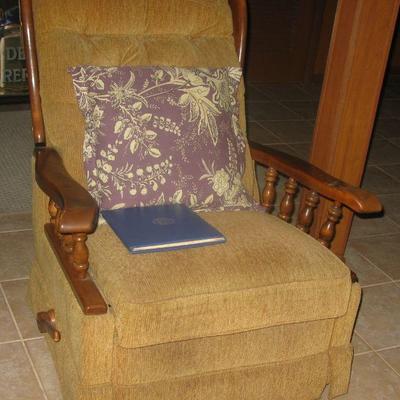 Maple arm longue chair  BUY IT NOW $ 55.00