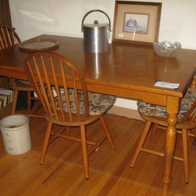 TABLE, 5 CHAIRS AND 1 LEAF  BUY IT NOW $ 155.00