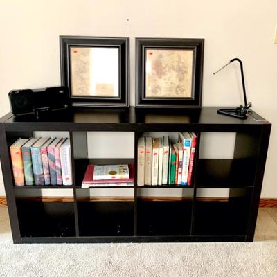 8 SPACE CUBBY SHELF