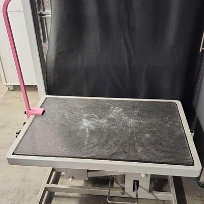 HTS018 - Hydraulic Operated Utility Table
