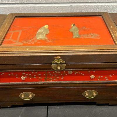 HTS405- Vintage Wooden Jewelry Box