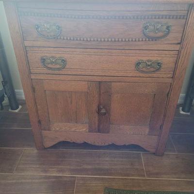 Vintage cabinet in very good condition