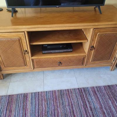 TV console that matches the end tables. very good condition