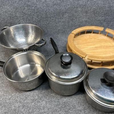 AMWay Queen Pits and Wooden Lazy Susan