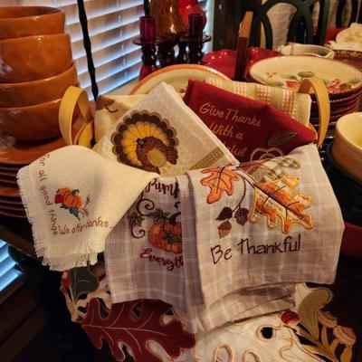 Many new unused holiday linens