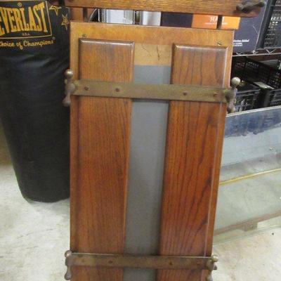 VINTAGE SOLID OAK WOOD TROUSER PRESS