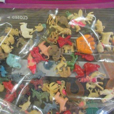 POST WAR JAPANESE COLLECTIBLE TRINKETS DISPENSED BY COIN OP MACHINES