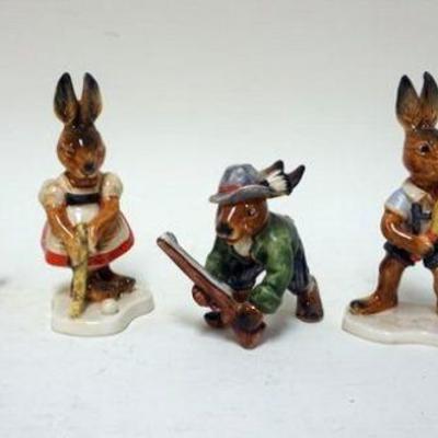 1134	GOEBEL RABBIT FIGURINES, LOT OF 5
