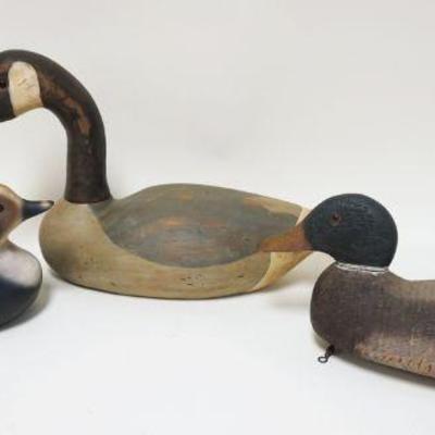 1058	LOT OF 3 CONTEMPORARY CARVED DUCK DECOYS

