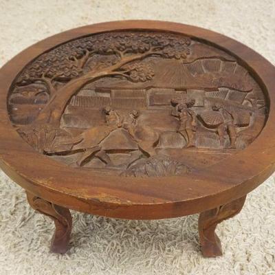 1203	AFRICAN CARVED ROUND TABLE 
