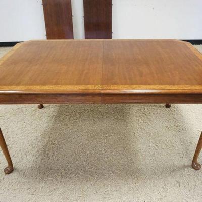 1186	CHERRY DINING TABLE WITH BANDED TOP, QUEEN ANNE STYLE LEGS AND 2 LEAVES, APPROXIMATELY 42 IN X 64 IN X 29 IN H, 20 IN WIDE LEAVES
