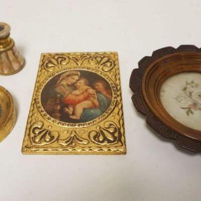 1254	GROUP OF ASSORTED SMALLS INCLUDING MOTHER OF PEARL OPERA GLASSES & SMALL IMAGES
