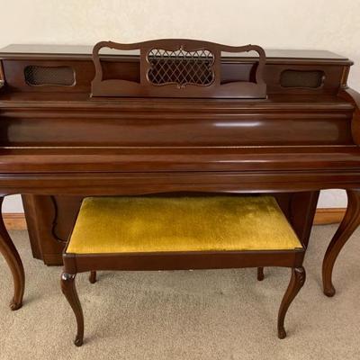 High-quality Mason and Hamlin mahogany console piano in excellent estate condition, (1968). Non-smoking house, always in living room.
