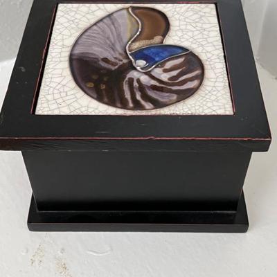Dtrinket box/ stained glass inlay