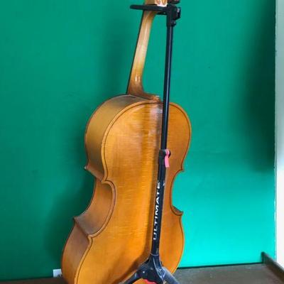 Cello student