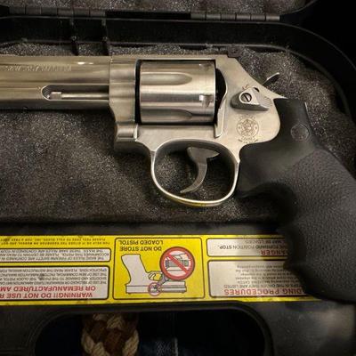 THIS ITEM ONLY AVAILABLE NOW FOR PRE-SALE - Smith & Wesson Model 686 357 Magnum Revolver ($700)ï»¿

ï»¿