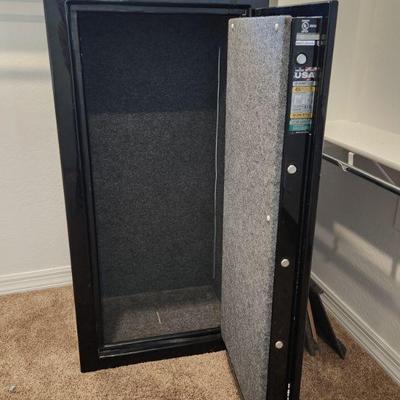 THIS ITEM ONLY AVAILABLE NOW FOR PRE-SALE - Liberty Colonial / Cabelas Classic D-23 Gun Safe - black, have combo, moving not included ($775)