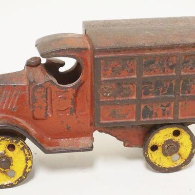 1177	ANTIQUE CAST IRON TOY TRUCK, APPROXIMATELY 5 IN LONG X 3 IN HIGH
