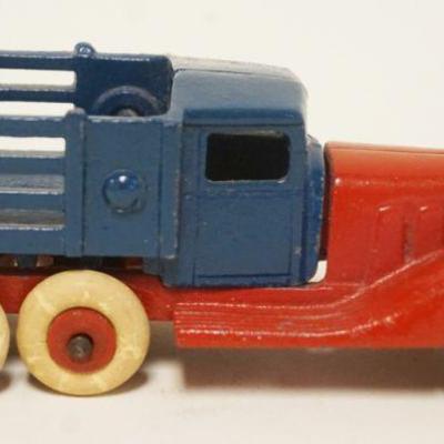 1187	ANTIQUE CAST IRON TOY TRUCK, APPROXIMATELY 5 IN LONG X 2 IN HIGH
