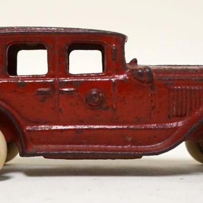 1116	ANTIQUE TOY CAST IRON CAR, APPROXIMATELY 5 IN X 2 IN X 2 1/4 IN HIGH
