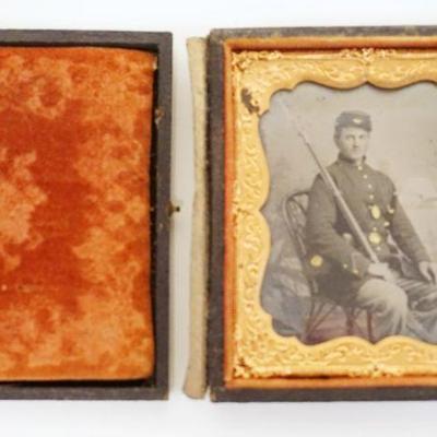 1005	TIN TYPE UNION SOLDIER CASED IMAGE, APPROXIMATELY 3 1/4 IN X 3 1/2 IN
