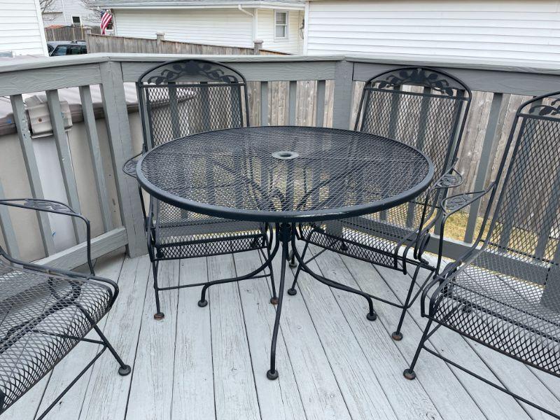 Cait's Joliet Estate Sale