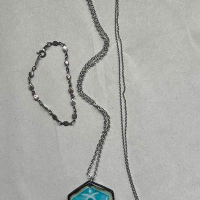 WHT066- Silver Tone Necklace & Bracelet Set 