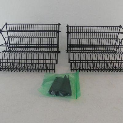 Pair of Rubbermaid In-Cabinet Pull Down Spice Racks with Mounting Hardware