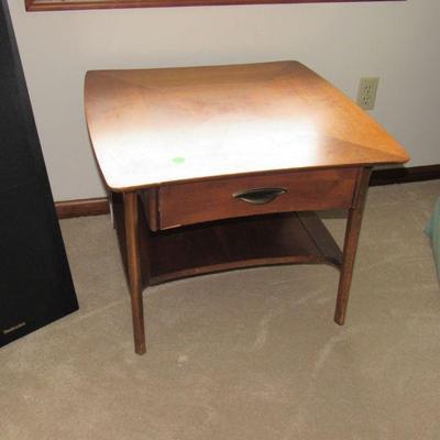 mid century end table 