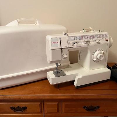 Singer sewing machine 5050c $90