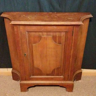 "Estate of Anne Lattimore" in Aiken, SC Starts Closing Mon 3/6 8pm. Pickup: Wed 3/8 2-6pm. Please click here to see more...