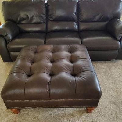 Dual power recling leather couch
