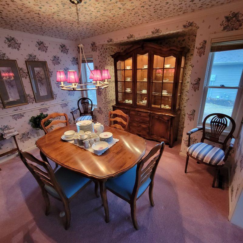 Cedar Rapids Estate Sale (Riverside Dr)