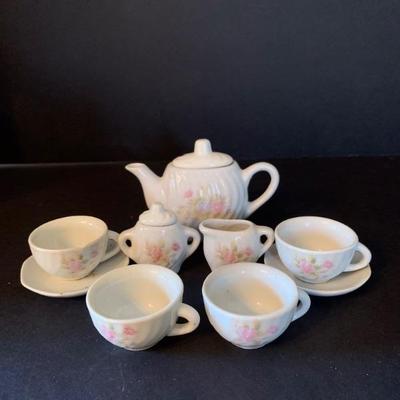 Childâ€™s rea set