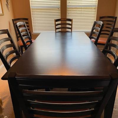 Dining Table with 8 chairs (1 leaf)