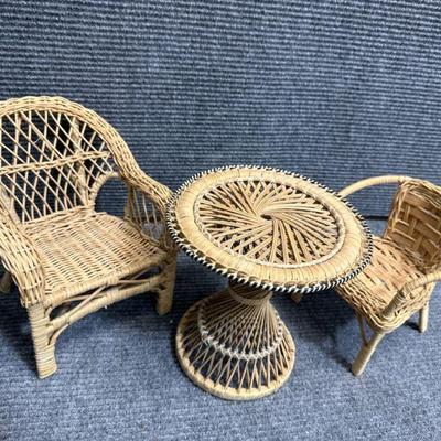 Small Furniture for Dolls or Decor 