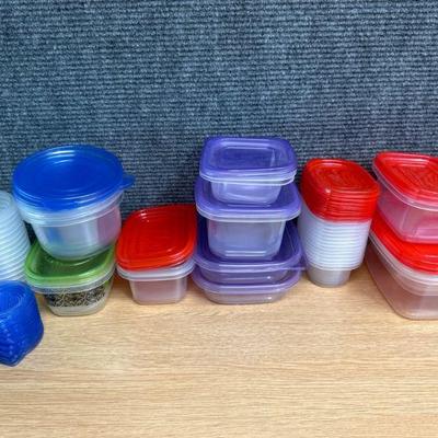 Various sizes of Plastic food containers 
