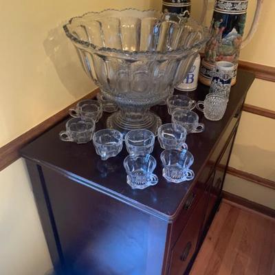 Vintage punch bowl
With. Cups
