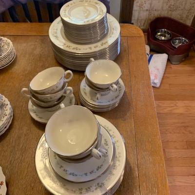 Lenox dishes 