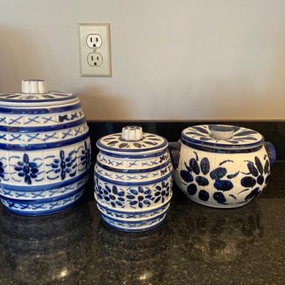 Brazilian porcelain canisters