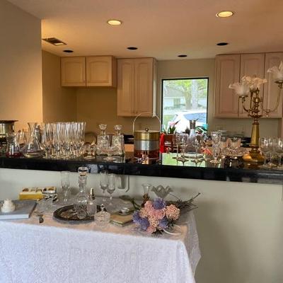 Lots of kitchen & bar items