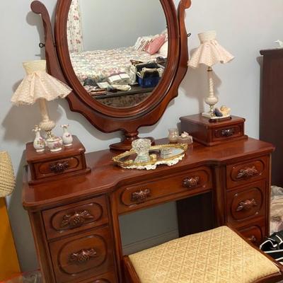 Lillian Russell Dressing Table with Bench
